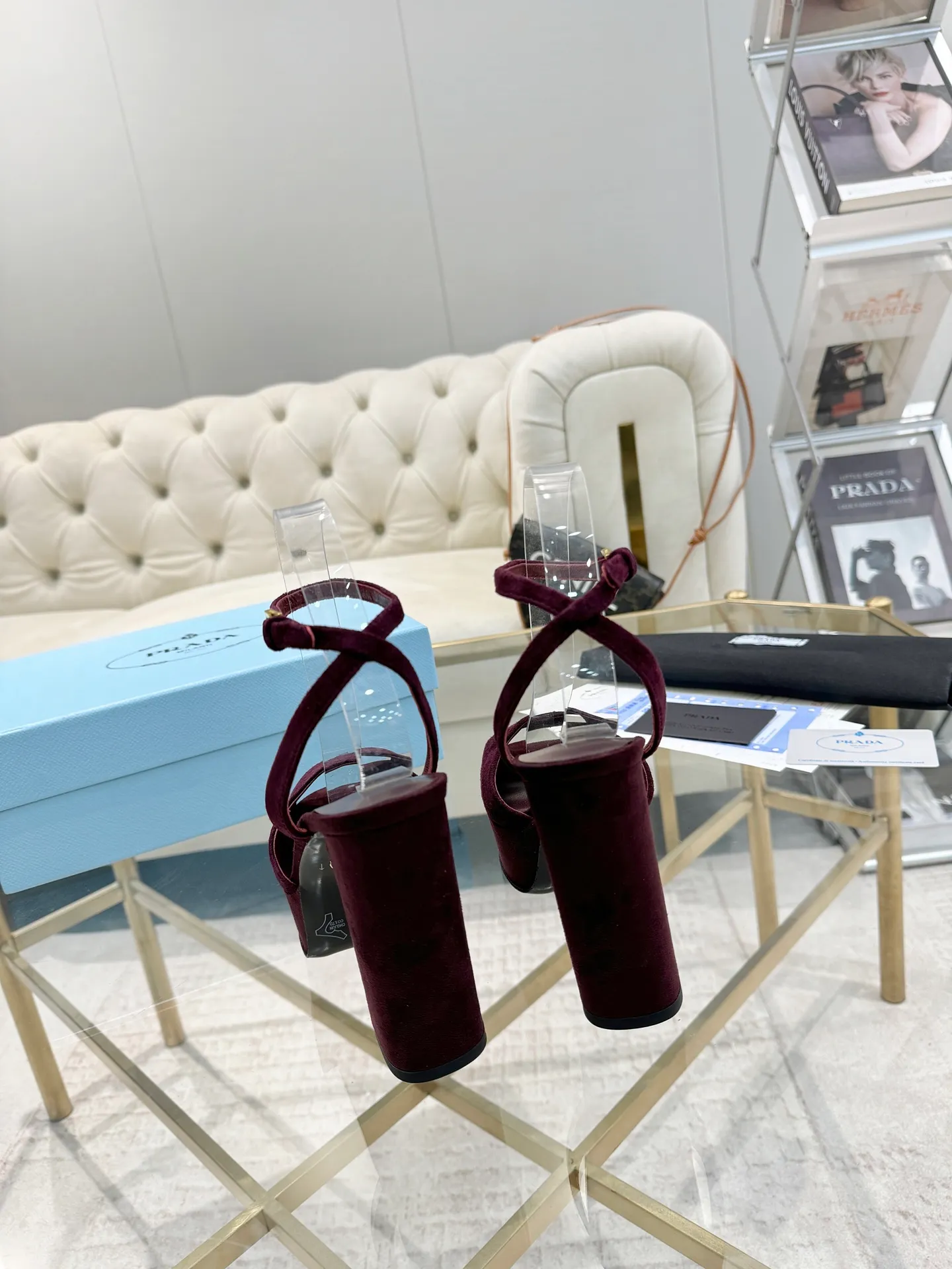 👟👟Ex-factory price 600👟👟 (imitation leather bottom-20) New arrival 👉Ready stock👈Remove the original board and make a 1:1 replica‼ ️The highest version ✅ Prada's early spring catwalk hot style 😘The latest spring style thick square toe water platform series (genuine leather outsole), (simulated leather sole) goddess must-have for super beautiful feet 👉The upper is made of imported original calfskin, soft and textured, lining + foot pads, imported sheepskin lining, breathable and comfortable, private model water platform, heel, water platform 3.5M, heel height 12M Code number 35M-39M (34 40 41 42 43 is custom-made and cannot be returned or exchanged)